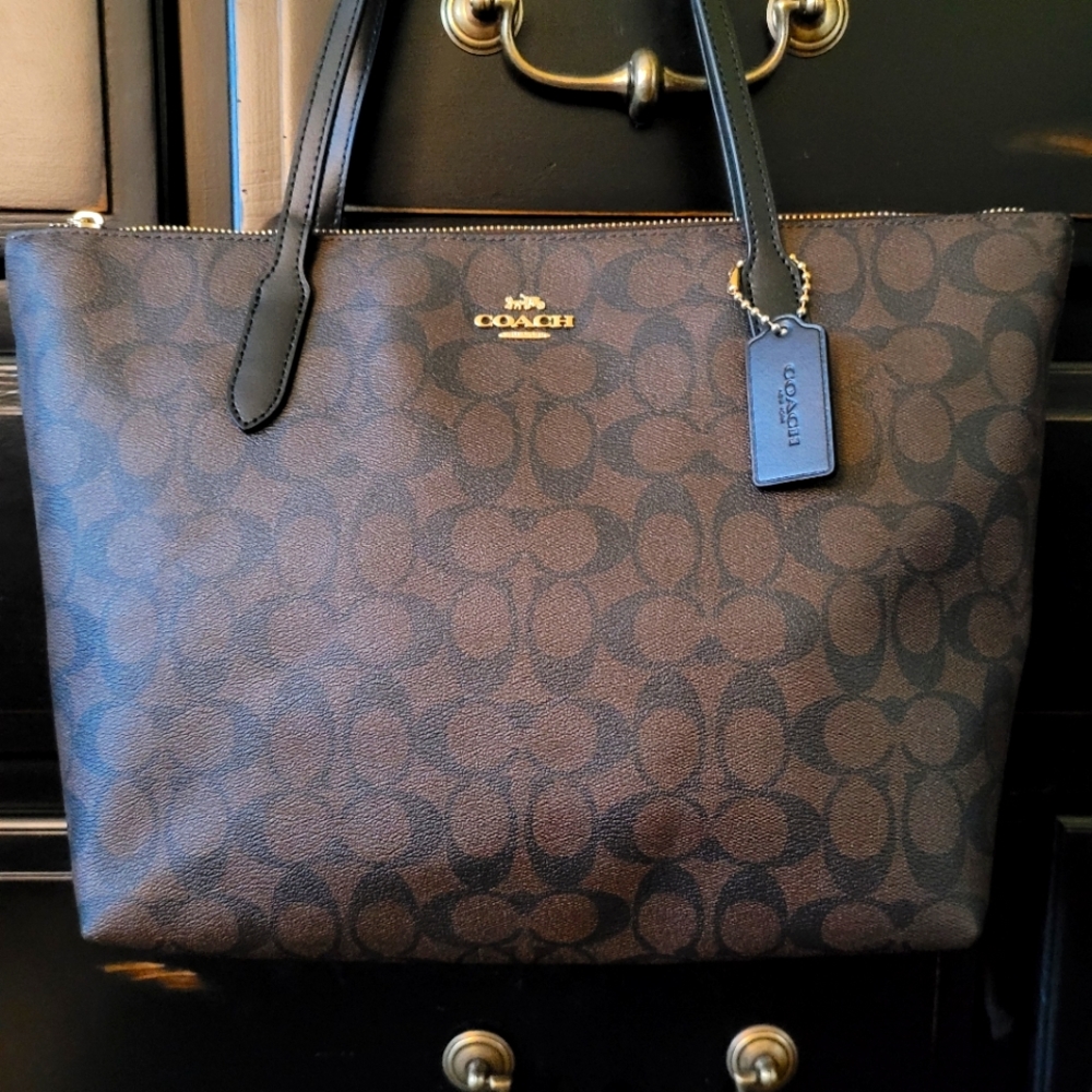 COACH * Zip Top Tote In Signature Canvas * Gold/Brown Black